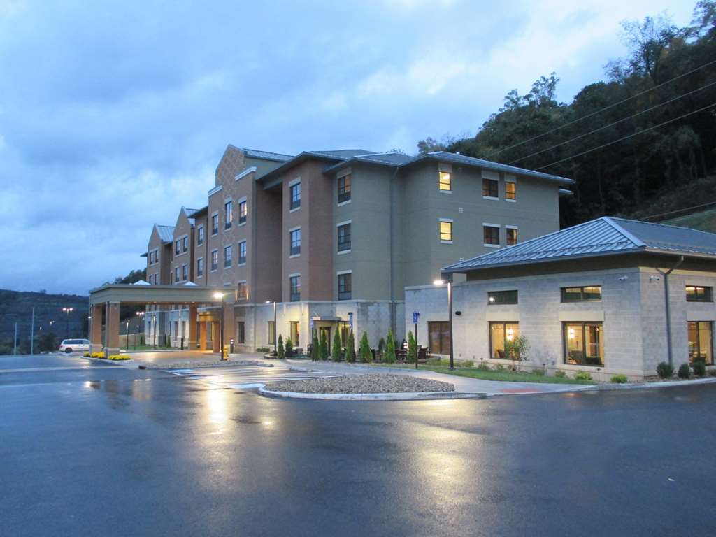 Best Western Plus Franciscan Square Inn & Suites Steubenville Экстерьер фото