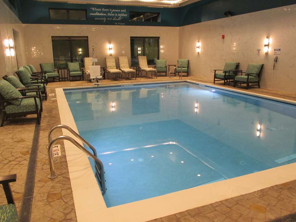 Best Western Plus Franciscan Square Inn & Suites Steubenville Удобства фото