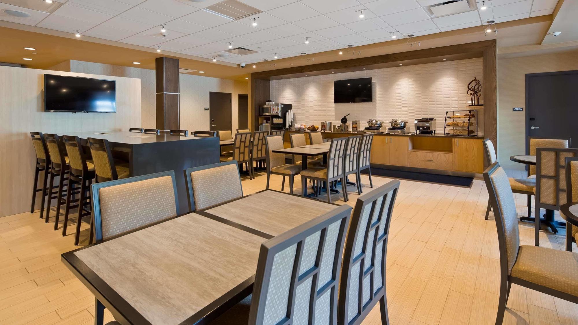 Best Western Plus Franciscan Square Inn & Suites Steubenville Экстерьер фото