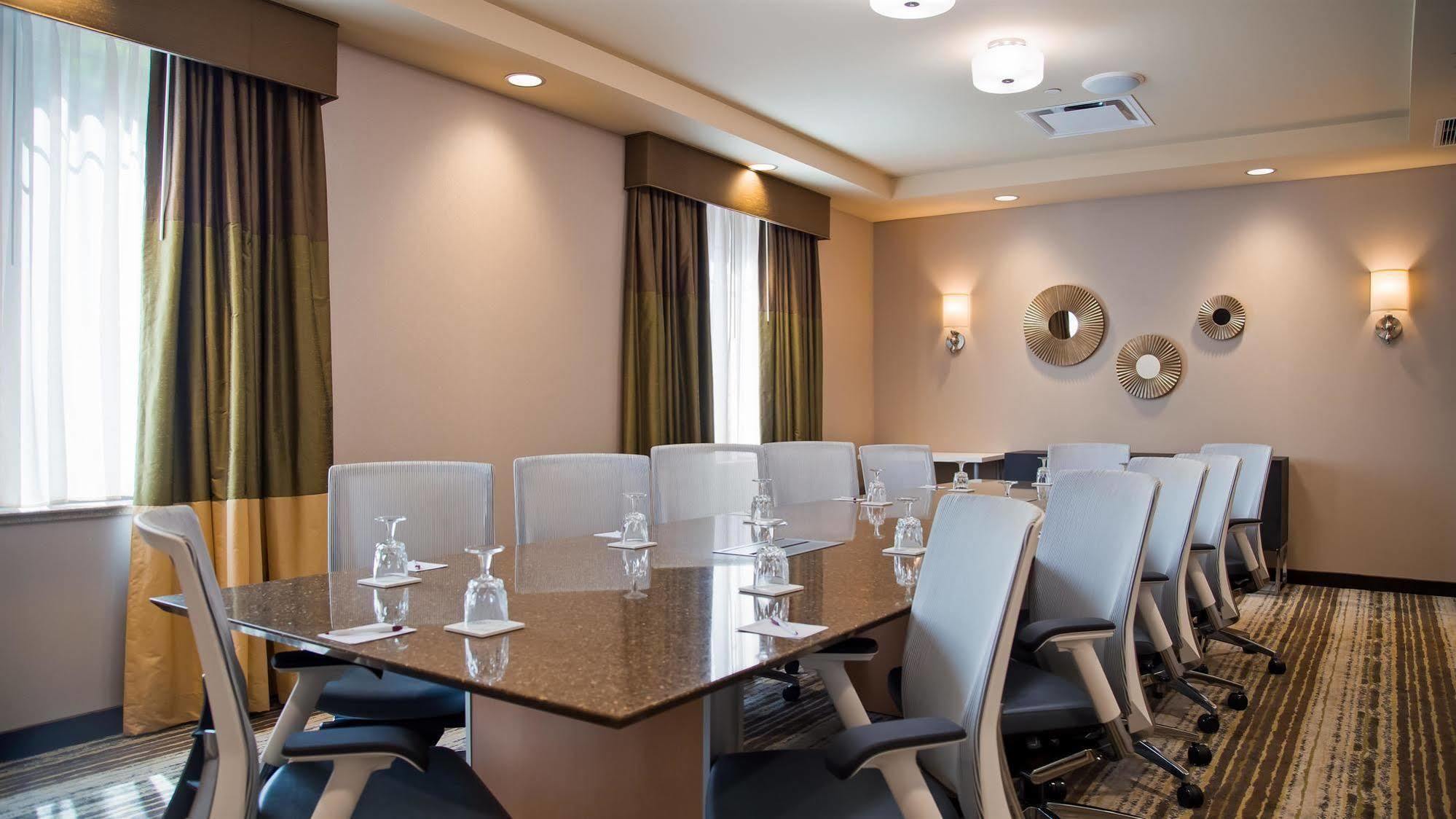 Best Western Plus Franciscan Square Inn & Suites Steubenville Экстерьер фото